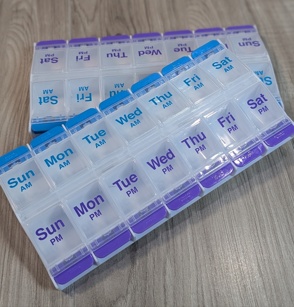 7 Day Pill Organizer Am & Pm Colorful Push Button Pill Box (1)